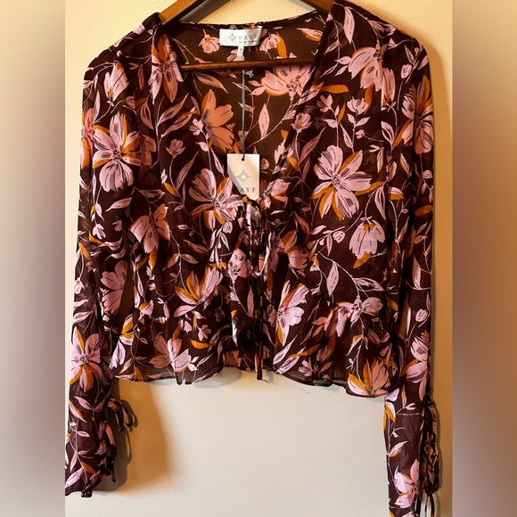 Wayf sheer floral open tie top size small - Picture 2 of 5